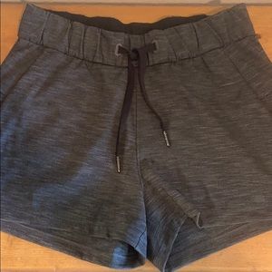 Lululemon Heather Gray On the Fly Short